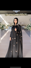 Load image into Gallery viewer, | LUXE | BLACK STRUCTURED CRYSTAL COLLAR MOTIF CAPE