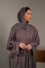 Load image into Gallery viewer, | CLASSIC NIDA ABAYA WITH CRYSTAL FLOWER DETAIL | AVAILABLE IN 4 COLOURS |