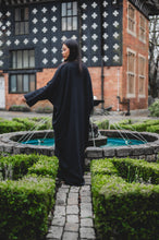 Load image into Gallery viewer, KUWAITI STYLE ABAYA | BLACK |