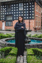 Load image into Gallery viewer, KUWAITI STYLE ABAYA | BLACK |