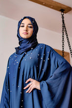 Load image into Gallery viewer, | CLOSED ABAYA WITH SUBTLE PEARL DETAIL |