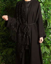 Load image into Gallery viewer, | CROCHET DETAIL OPEN ABAYA |