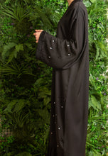 Load image into Gallery viewer, | PLEATED BOTTOM ABAYA |
