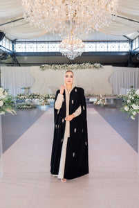 | LUXE | BLACK FLOWING CRYSTAL MOTIF CAPE