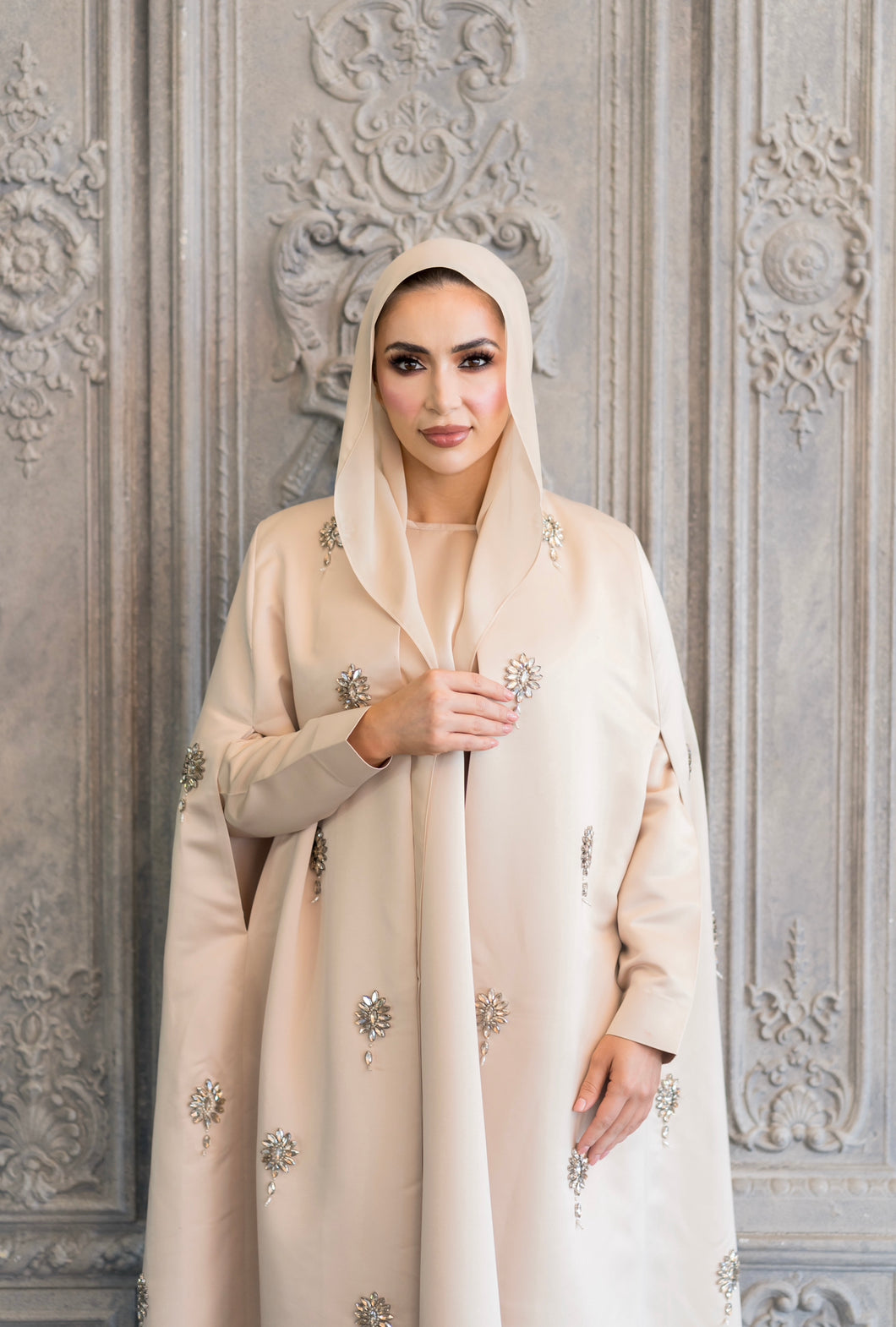 | LUXE | STRUCTURED GOLD CRYSTAL MOTIF CAPE