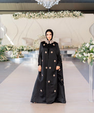 Load image into Gallery viewer, | LUXE | BLACK STRUCTURED CRYSTAL COLLAR MOTIF CAPE
