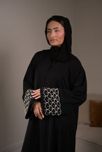 Load image into Gallery viewer, PEARL WAVE SLEEVE ABAYA | BLACK |
