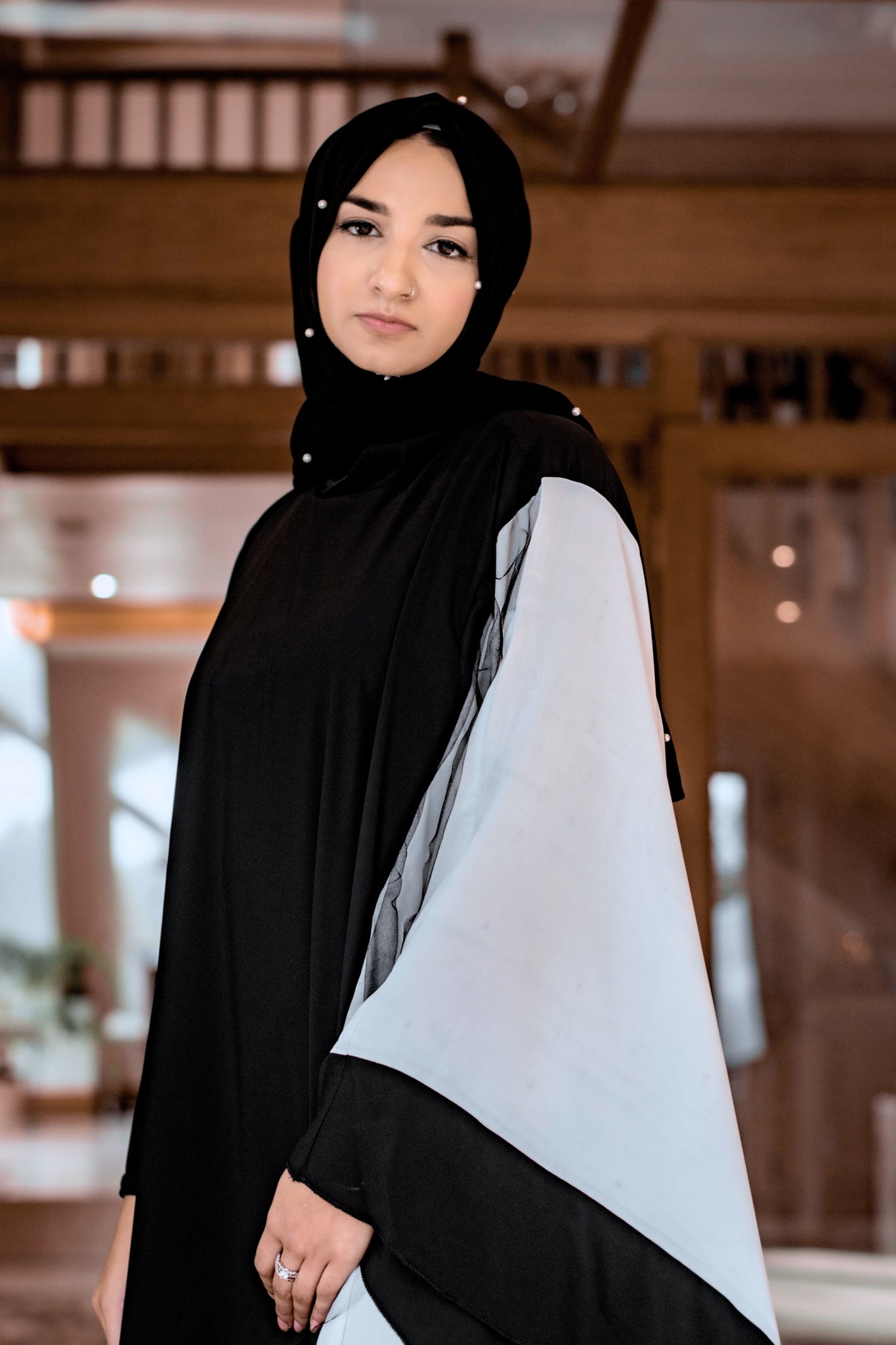 Two deals tone abaya